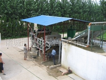 眉山豐泰帶式污泥壓濾機運行現場(chǎng)