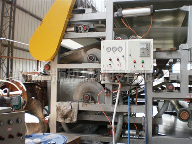 帶式壓濾機使用現場(chǎng)