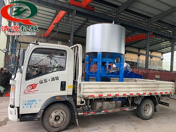 發(fā)往云南客戶(hù)的造紙設備高濃水力碎漿機