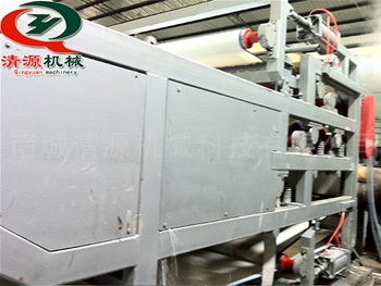 樂(lè )山綠果林雙網(wǎng)濃縮擠漿機現場(chǎng)